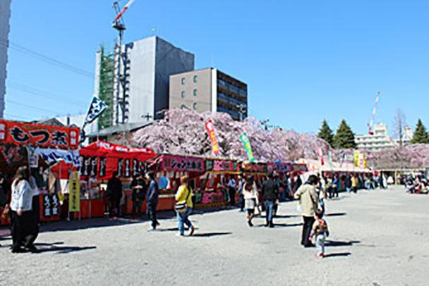 自由広場